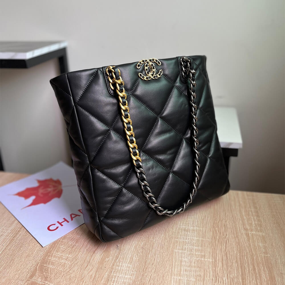 Chanel shopping bag - Image 3