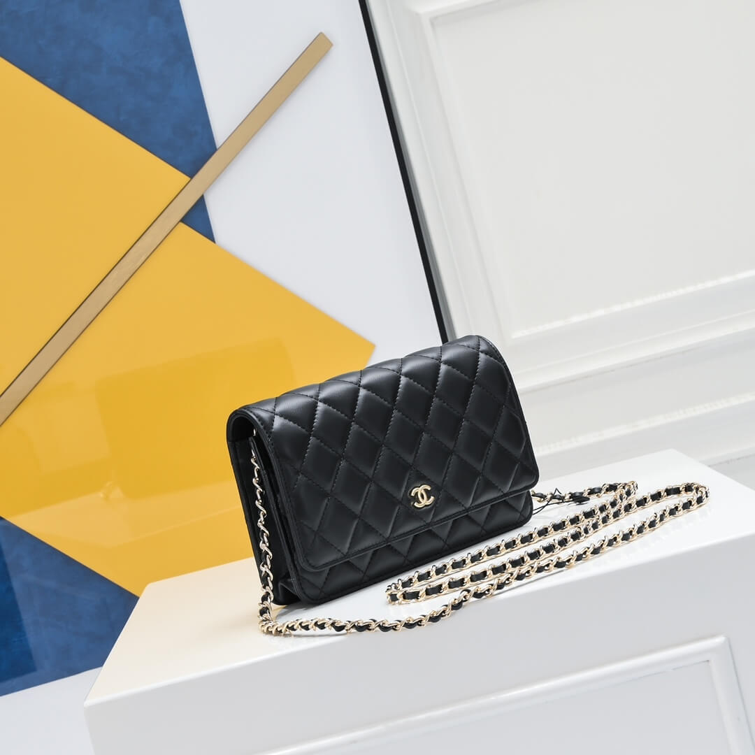 Chanel classic chain wallet - Image 3