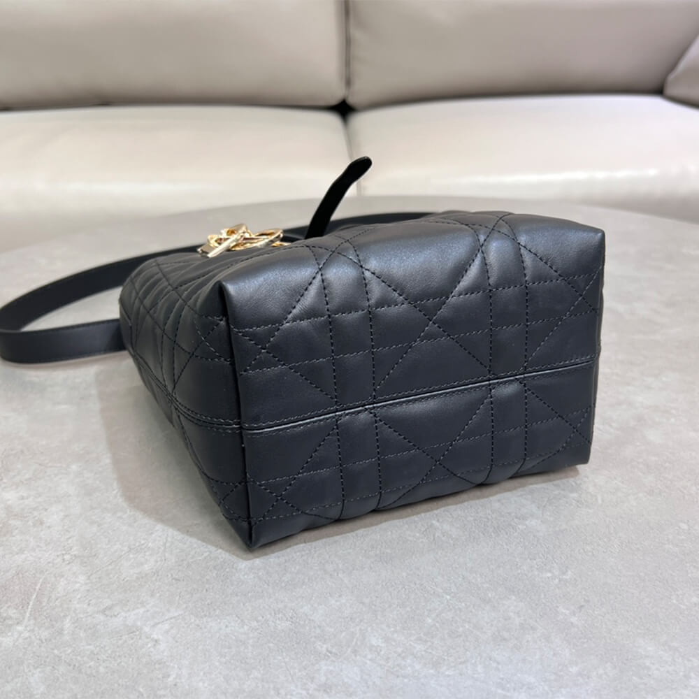 Small Dior Toujours Vertical Tote Bag - Image 5