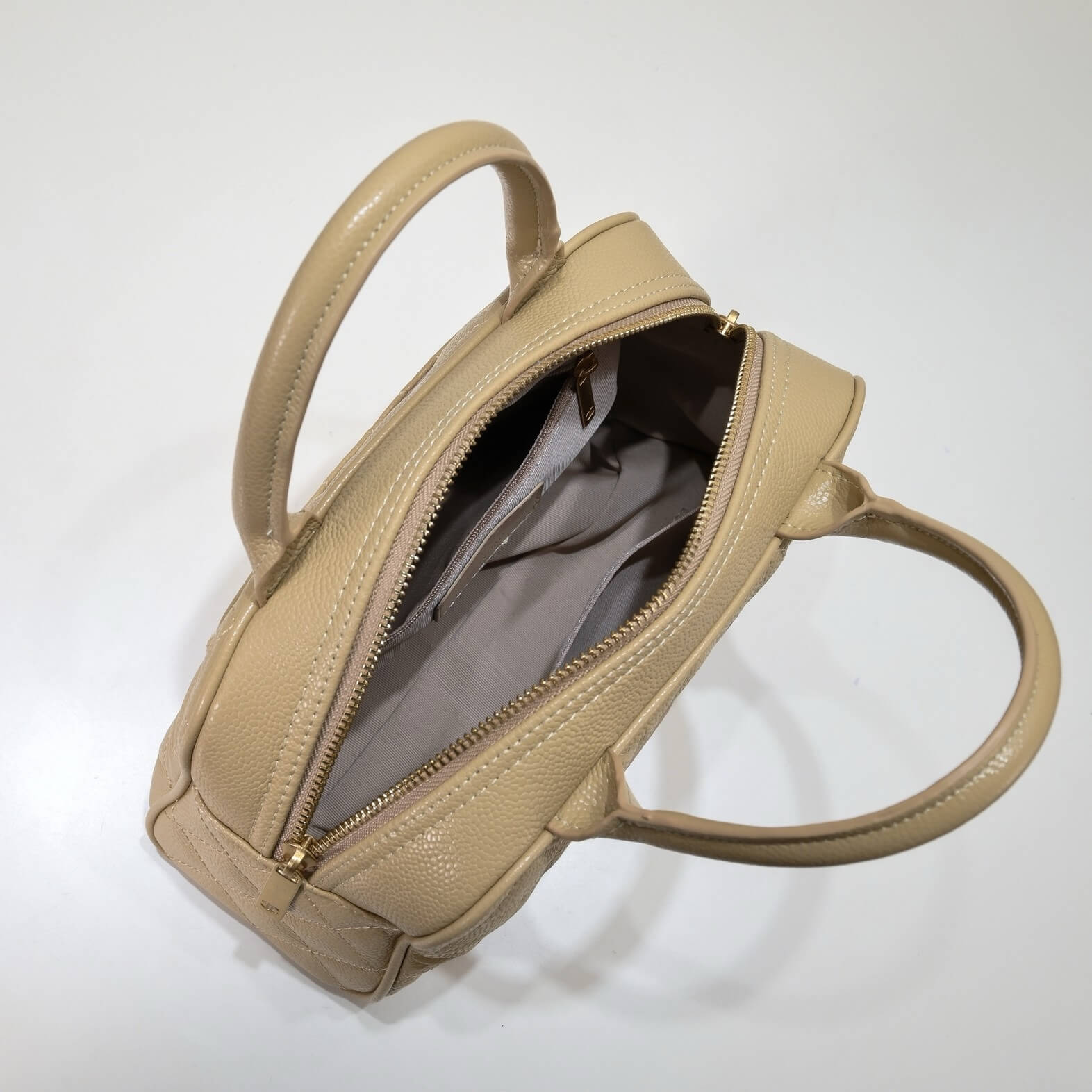 CHANEL Medium Vintage Boston Bag - Image 8